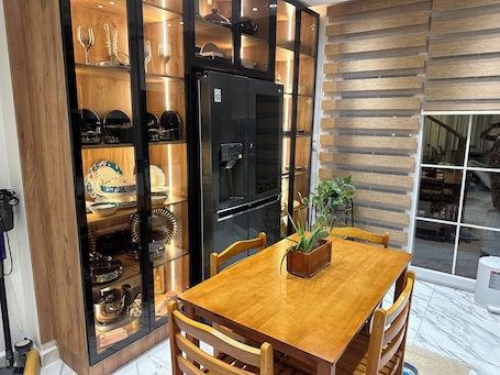 Dining. Luxury apartment f4 with terrace on 2 floors in a private residence El Achour