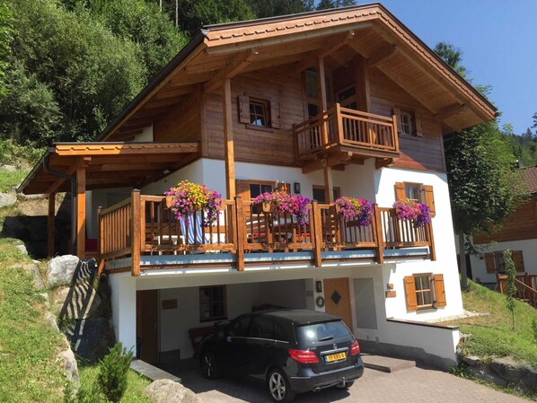 Chalet | Exterior