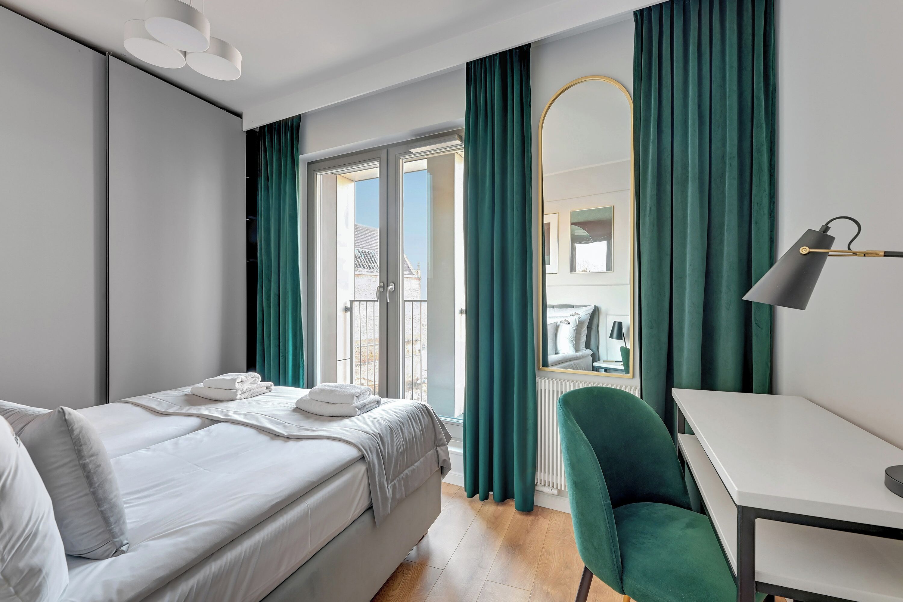 Appartement Deluxe | Literie hypoallergénique, décor unique, ameublement unique