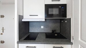 Private kitchen - 2-room apartment, 5 people, parking, near the beach (Le Home Varaville)