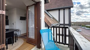 Property grounds - 2-room apartment, 5 people, parking, near the beach (Le Home Varaville)