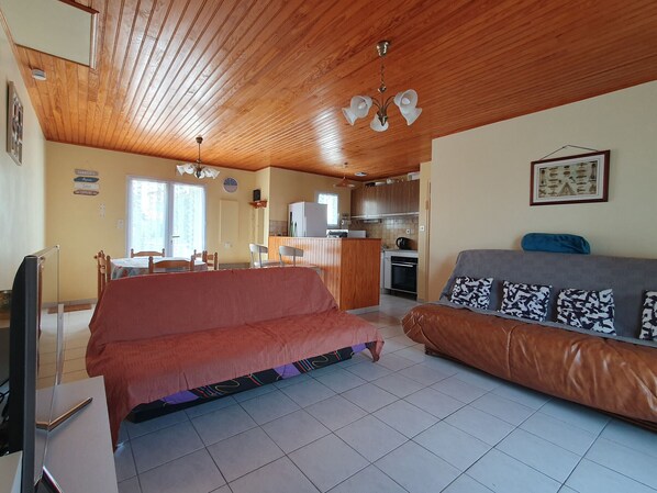 TV - Quiet Vacation Home - Pets Allowed (La Faute-sur-Mer)