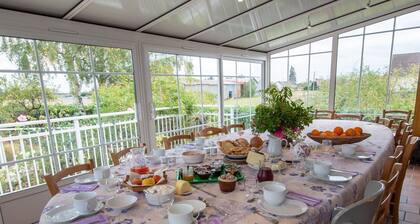 Comfortable family suite with WiFi in Saint-Benoît-sur-Loire, pets allowed