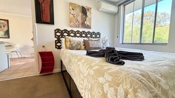 1 bedroom, iron/ironing board, travel cot, free WiFi