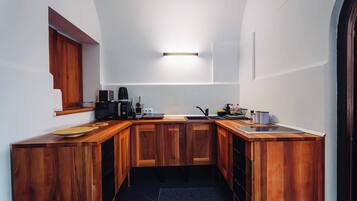 Coffee/tea maker, fridge, microwave, electric kettle