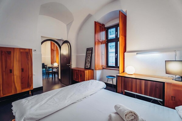 1 bedroom, iron/ironing board, WiFi, bed sheets