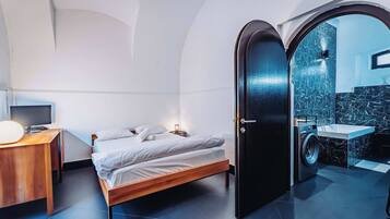 1 chambre, fer et planche Ă repasser, Wi-Fi, draps fournis