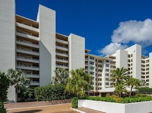 Exterior - Lovely 2 Bedroom Condo with Sugar Sand Beach Views (Marco Island)