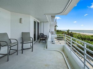 Terrace/patio - Lovely 2 Bedroom Condo with Sugar Sand Beach Views (Marco Island)