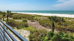 Unclassified image, 4 of 30, button - Beachfront 2BR, 2BA condo with heated pool and beach access. (Marco Island)