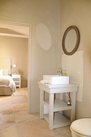 2 bedrooms, bed sheets