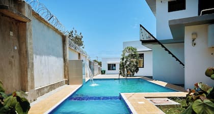 2-bedroom apartment in fantastic Dar es Salaam with WiFi, Pool and AC