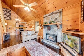 Televisie en een open haard