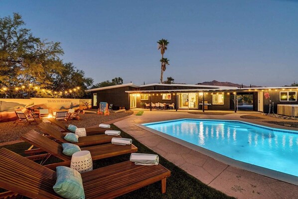 A heated pool - Gorgeous 5br/3bath home with resort-like backyard (Tucson)