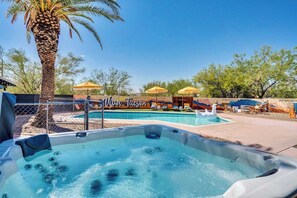 A heated pool - Gorgeous 5br/3bath home with resort-like backyard  (Tucson)