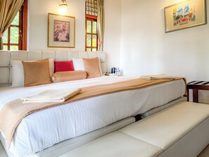 Deluxe Double Room, Garden View | Free WiFi - Green Olive Villa (Katunayake)