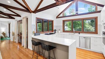 Kühlschrank, Ofen, Geschirrspüler, Toaster