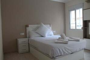 7 chambres, bureau, Wi-Fi gratuit, draps fournis
