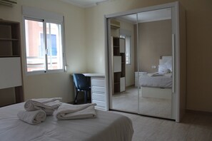 7 chambres, bureau, Wi-Fi gratuit, draps fournis