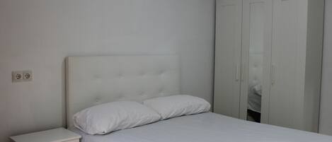 7 chambres, bureau, Wi-Fi gratuit, draps fournis