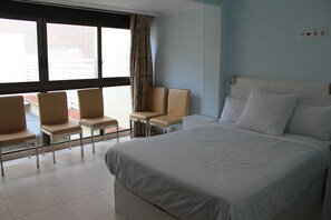 7 Schlafzimmer, Schreibtisch, kostenloses WLAN, Bettwäsche