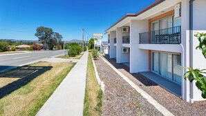 Exterior - Rainbow Motel Queanbeyan (Queanbeyan East)