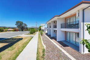 Exterior - Rainbow Motel Queanbeyan (Queanbeyan East)