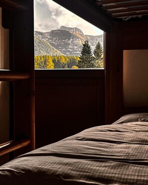 Twin Room, Balcony, Mountain View | Bed sheets - Rifugio Viote (Trento)