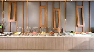 Tägliches Frühstücksbuffet (300 THB pro Person)