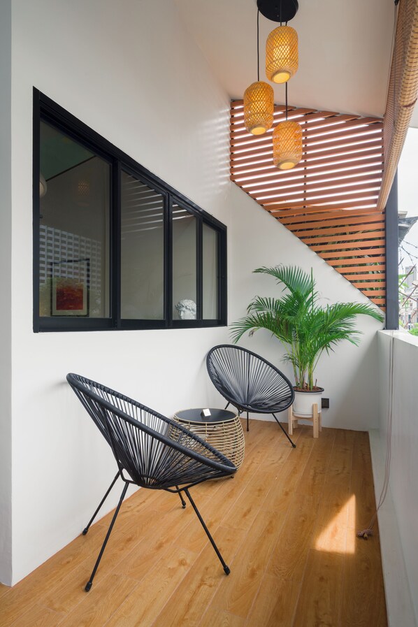 Design Στούντιο-Σουίτα, 1 Υπνοδωμάτιο, Μπανιέρα, Θέα στην Πόλη | Μπαλκόνι