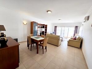 Interior - Morley Apartment, Praia da Rocha, Algarve (Portimão)