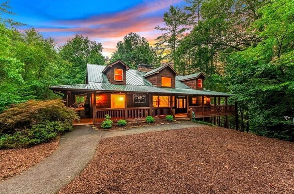 Exterior - Pet-friendly, family-sized cabin rental that is private and sits on a large creek (Blue Ridge)