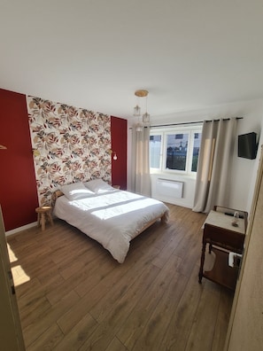 3 bedrooms, iron/ironing board, WiFi, bed sheets - Quiet F4 apartment (Troisfontaines)