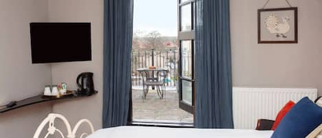 5 bedrooms, free WiFi