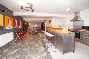 Shared kitchen - higgihaus 5 5 of 7 Rooms Monday - Friday (Cardiff)