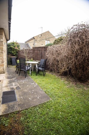 Outside Dining - Large House | Convention Centre | 20% Discount (Harrogate)