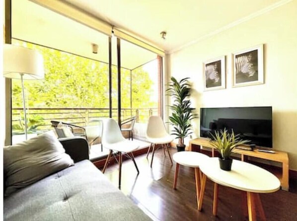 Living area - Great location to subway and El Golf (Santiago)