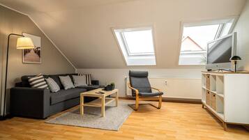 Fernseher, DVD-Player, Stereoanlage