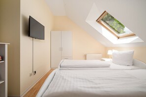 3 bedrooms, bed sheets