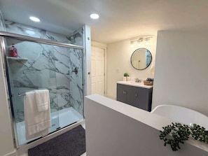 Shower, hair dryer, towels
