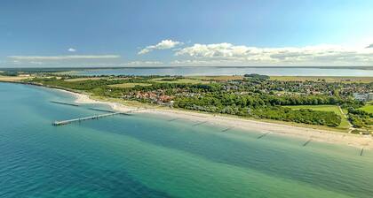 Vacation apartment "Großer Strandkorb" in Wustrow near the Baltic Sea