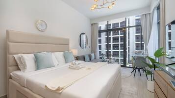 คอมฟอร์ทสตูดิโอ, ระเบียง, วิวเมือง | โต๊ะทำงาน, เตารีด/โต๊ะรีดผ้า, Wi-Fi ฟรี