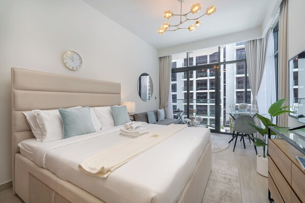 Comfort Studio, Balcony, City View | Desk, iron/ironing board, free WiFi - Pool View 2 adults 2 kids Brand New Czec (Dubai)