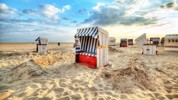 Una spiaggia nelle vicinanze