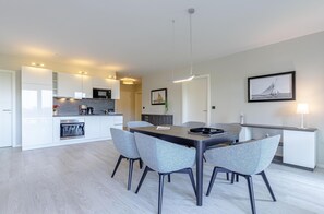 Dining - Vacation apartment Strandläufer between the Baltic Sea and the Bodden (Wustrow)