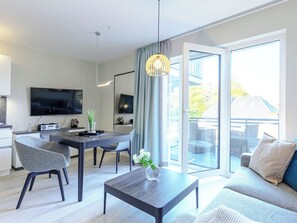 Télévision, chaîne hi-fi