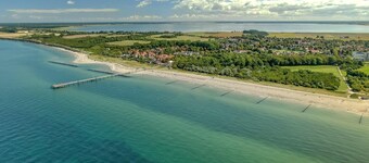 Vacation apartment "Große Strandoase" with balcony and Bodden view