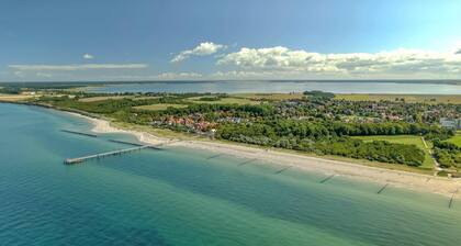 Vacation apartment "Große Strandoase" with balcony and Bodden view