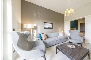 Fernseher, Stereoanlage