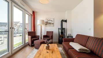 TV, fireplace, stereo